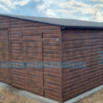 Garaż blaszany 9×6 dwuspad drewnopodobny z pomieszczeniem gospodarczym