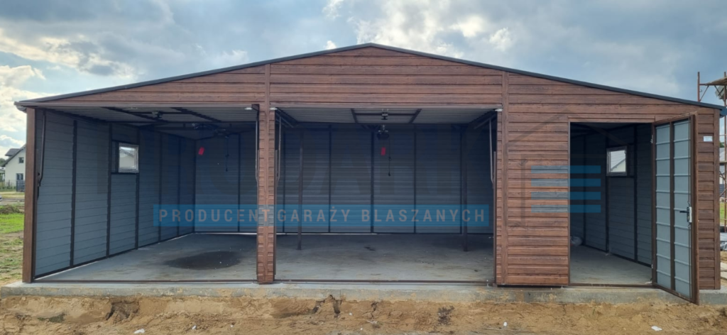 Garaż blaszany 9×6 dwuspad drewnopodobny z pomieszczeniem gospodarczym