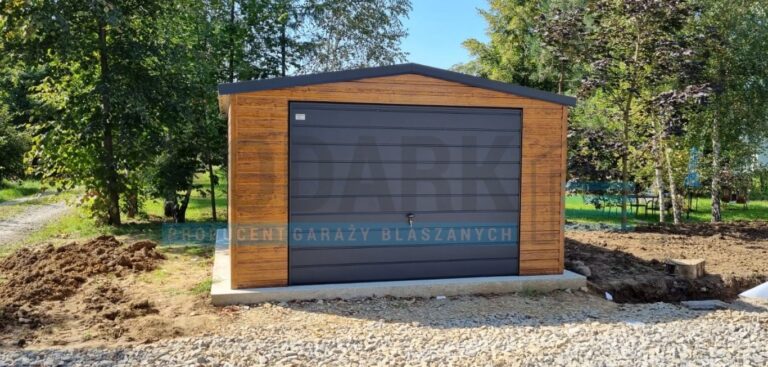 Garaż blaszany 4×6 dwuspad Drewnopodobny z blachodachówka