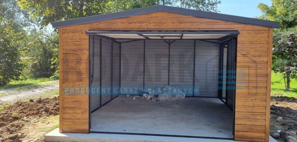 Garaż blaszany 4×6 dwuspad Drewnopodobny z blachodachówka