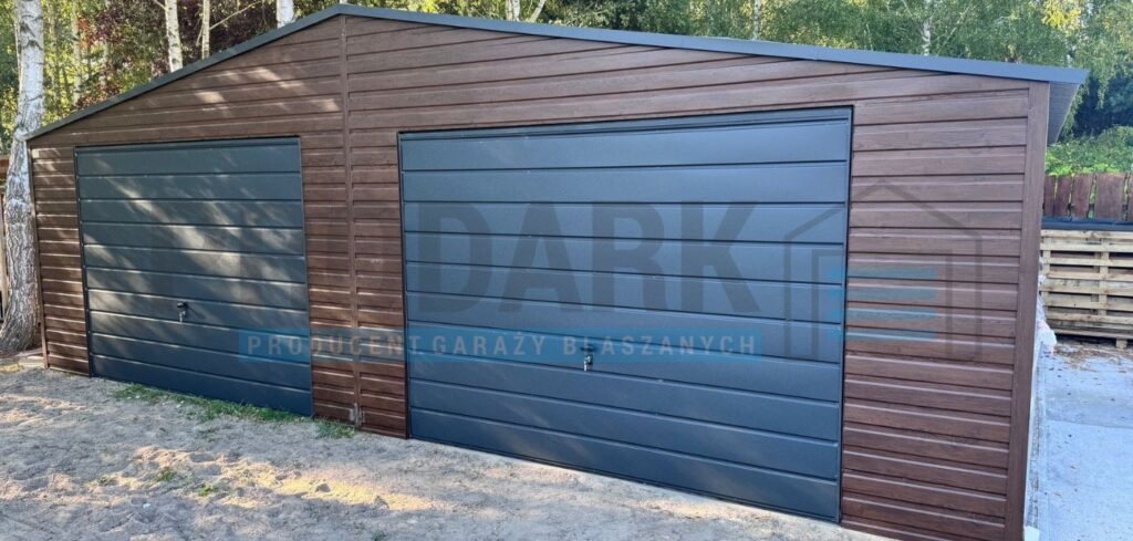 Garaż blaszany 8×6 dwuspadowy DREWNOPODOBNY Ciemny Orzech